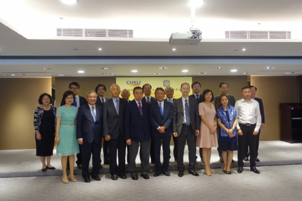 「台北市進出口商業同業公會」與「香港物流商會」簽署MOU儀式雙方與會人員合影