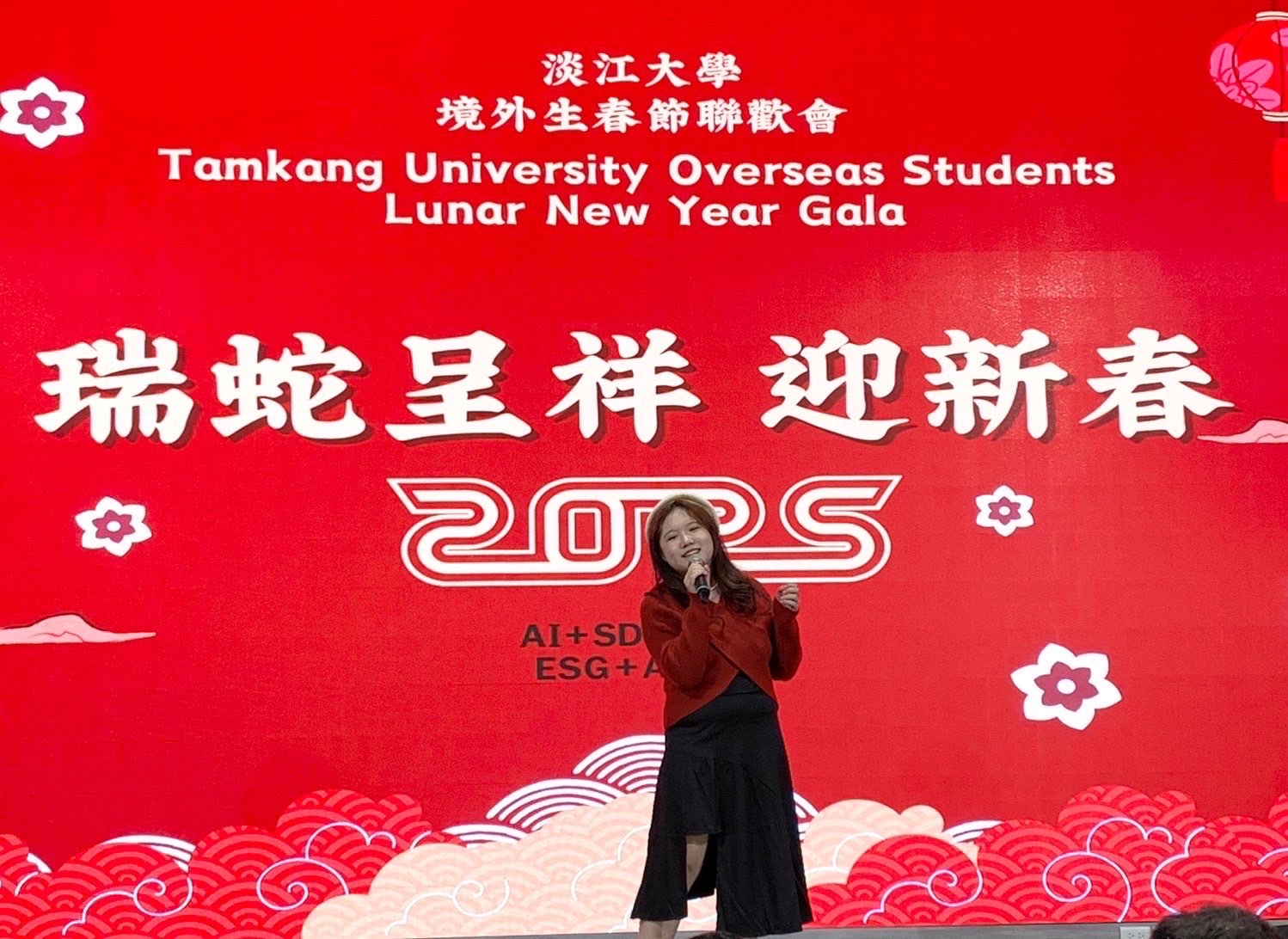 淡江大學港生劉同學演唱歌曲