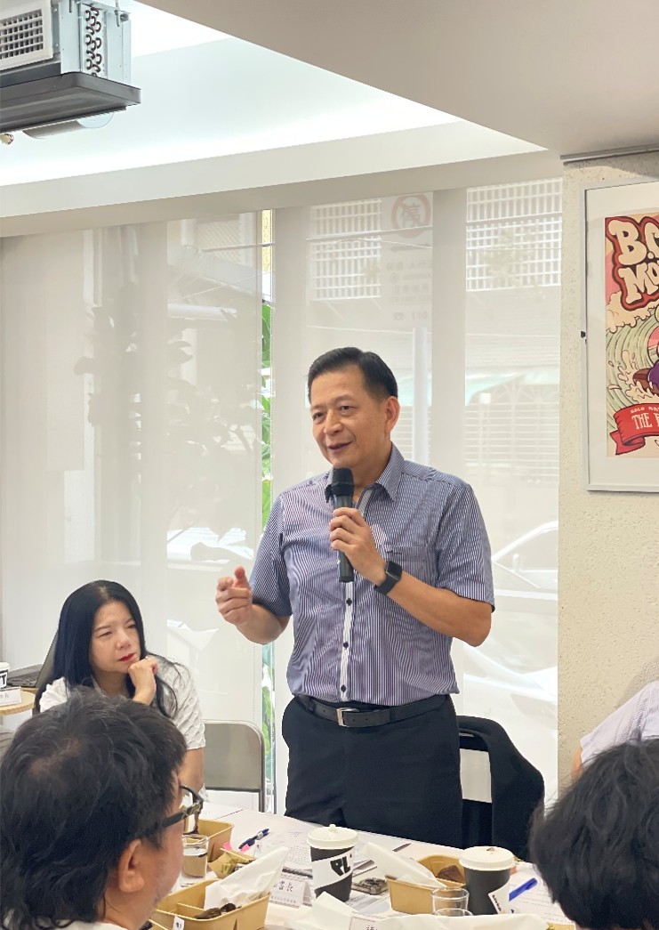盧長水秘書長報告策進會活動