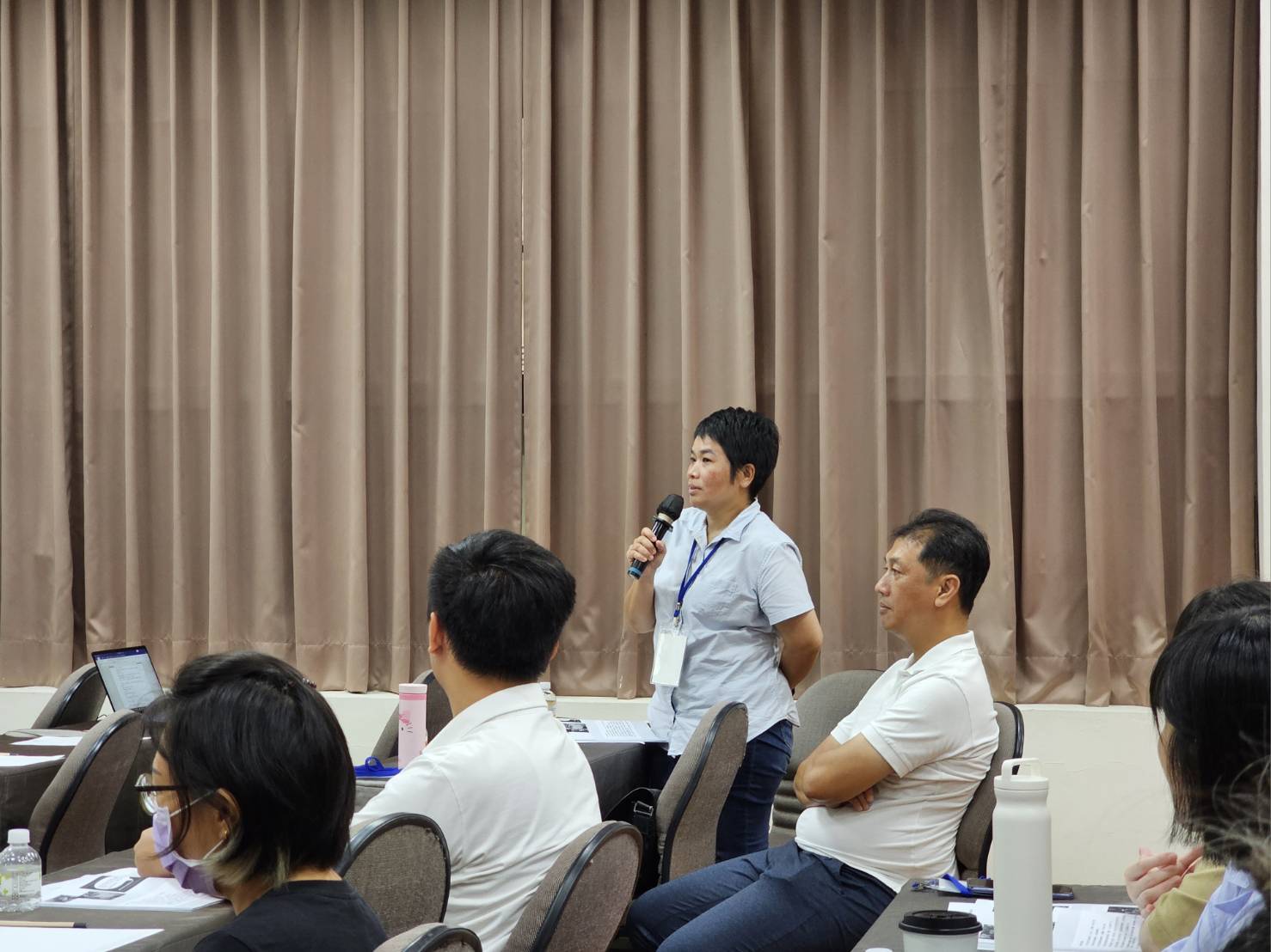 課程氣氛熱絡學員提問