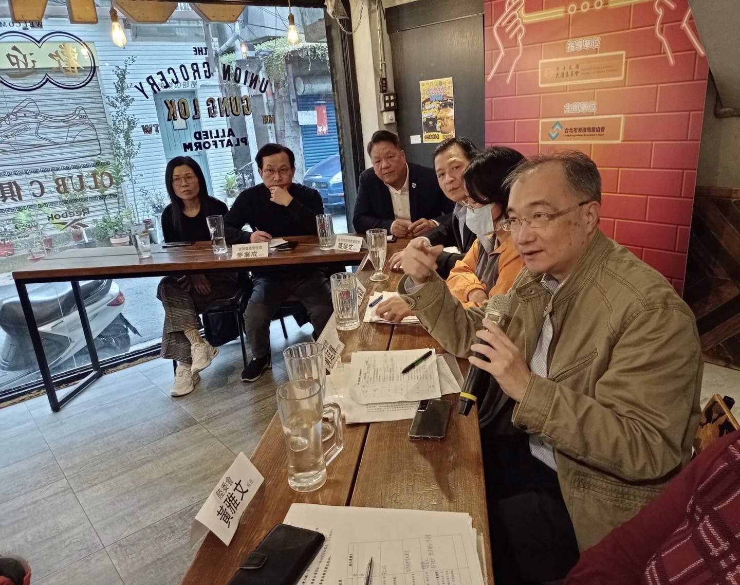 黃副秘書長回應與會港人提問