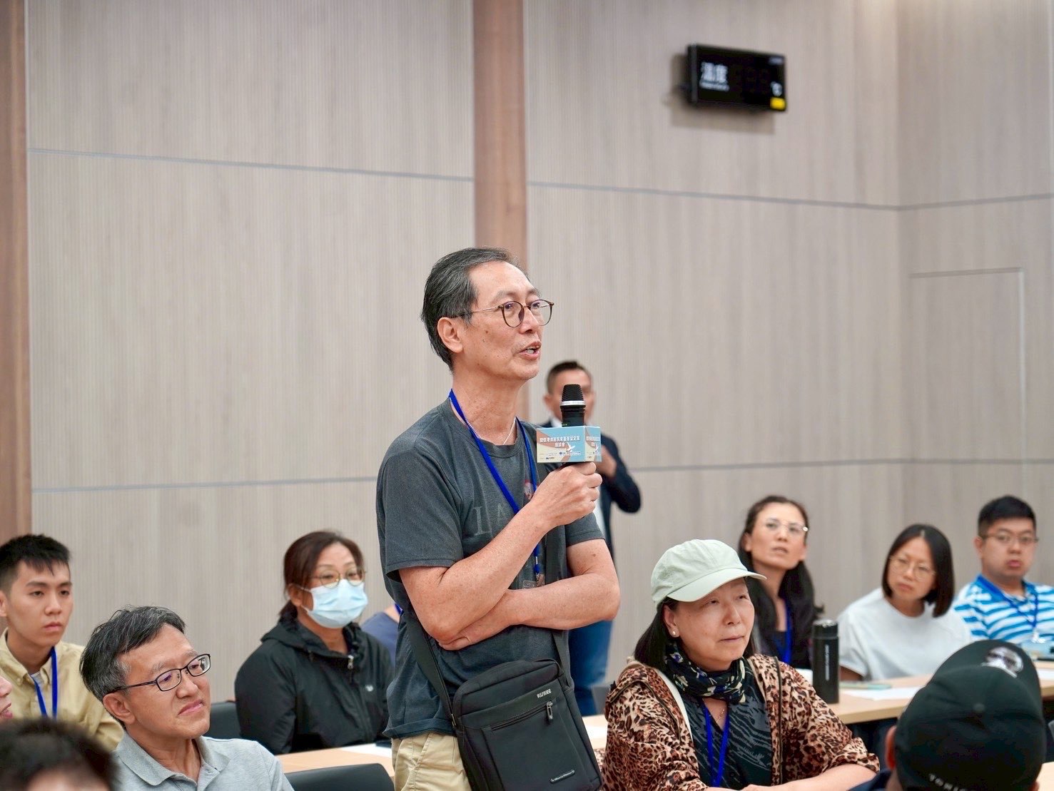 與會港澳朋友提問