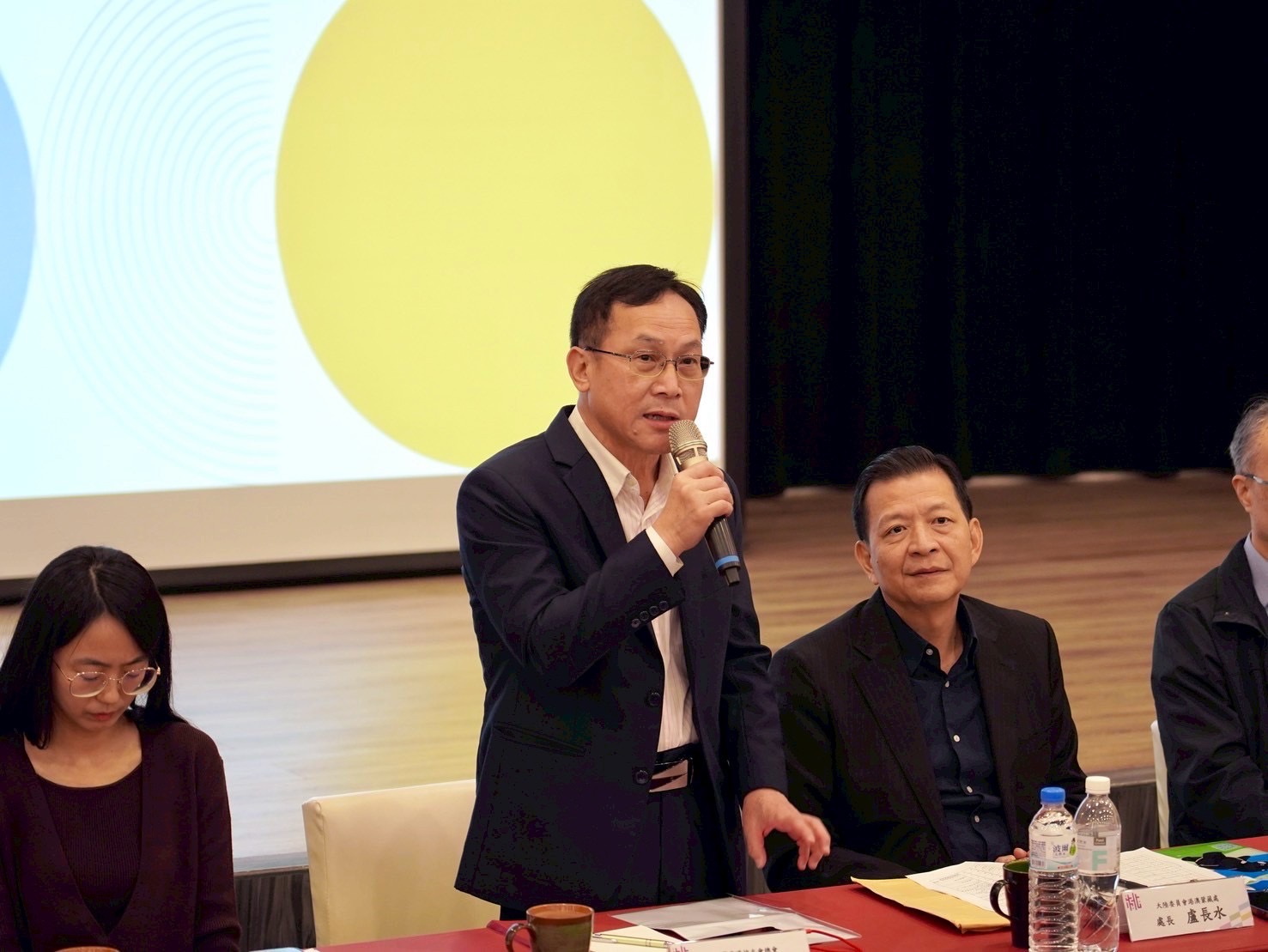 台灣各大學香港校友總會榮譽會長麥業成致詞