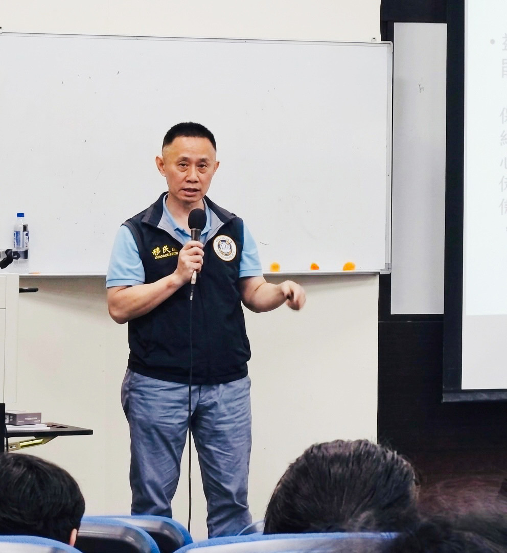 移民署專員陳俊綱解說學生在臺居留注意事項